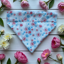 Load image into Gallery viewer, Spring Floral Blue